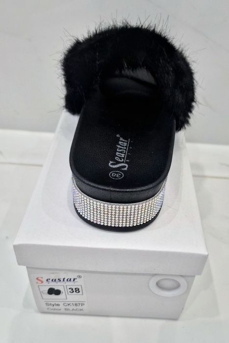 Cudowne, nowe klapki z cyrkoniami i futerkiem eko