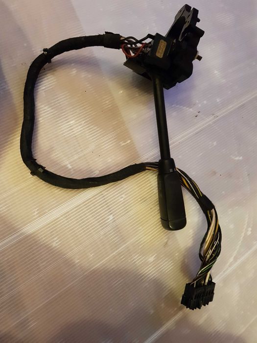 Przełącznik kierunkowskazów mercedes W201