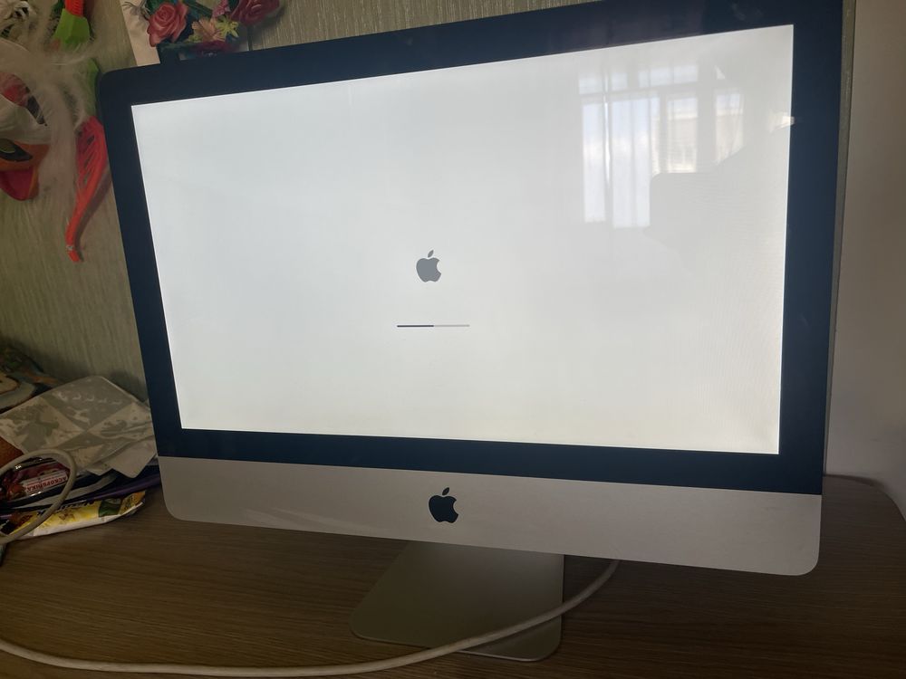 Детали на iMac 2011 гв 21.5 диагональ Разборка