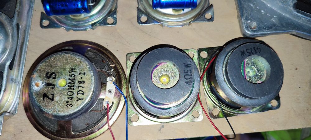 Продам  хлам из гаража, антенна, динамики, уголки