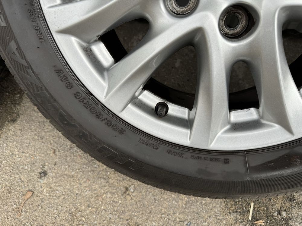 Диски Mazda 16+шини 205 60 16