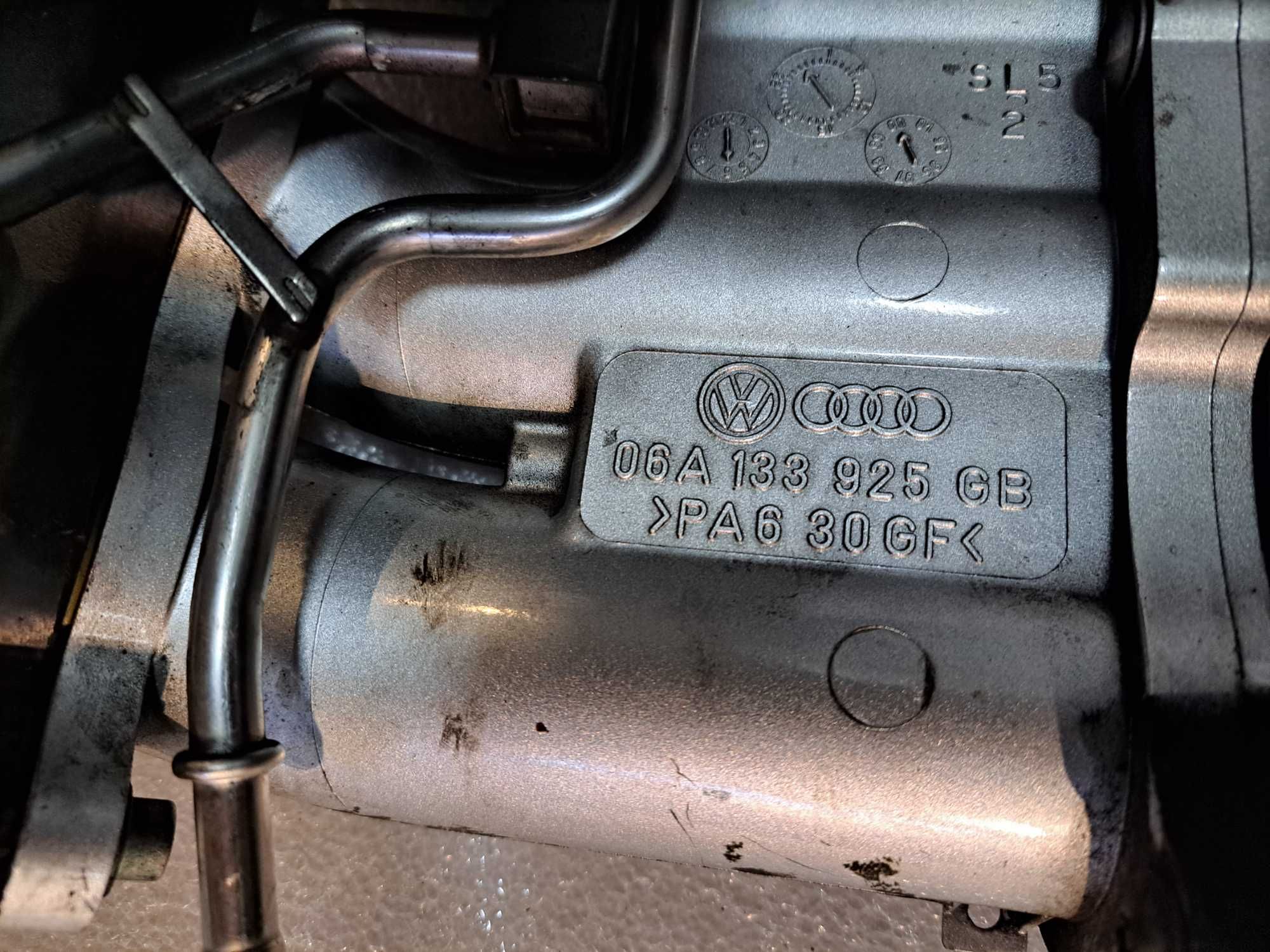 Kolektor ssący wtryski Audi A3 8L FL 1.8 APG kpl