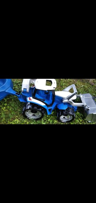 Traktorek z przyczepką i motorem dla dzieci