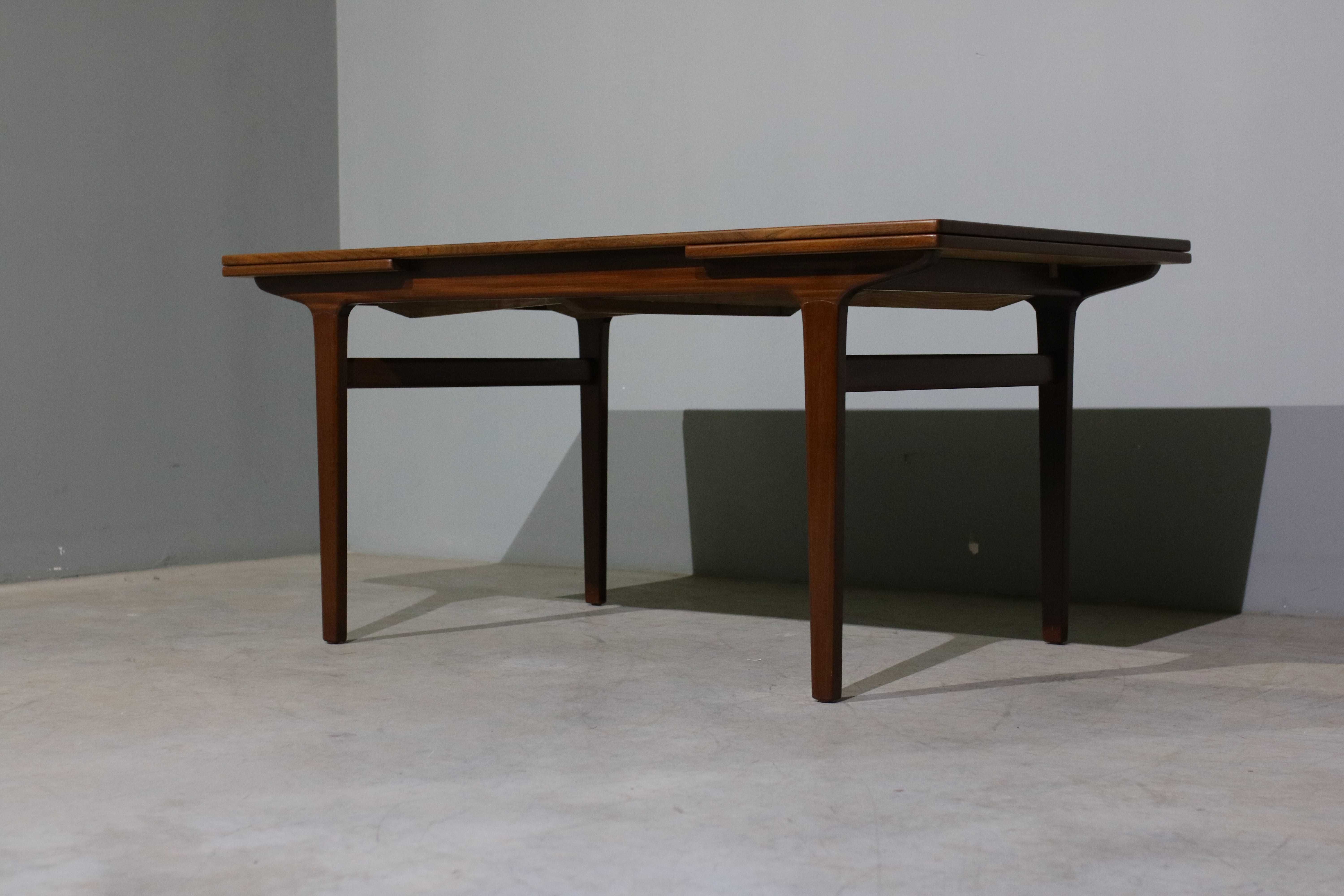 Mesa de jantar década 1960 em teca | Mid-Century