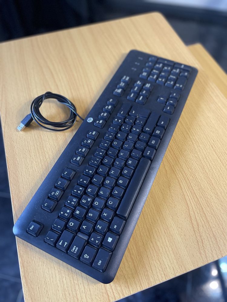 Teclado HP - Computador de Mesa