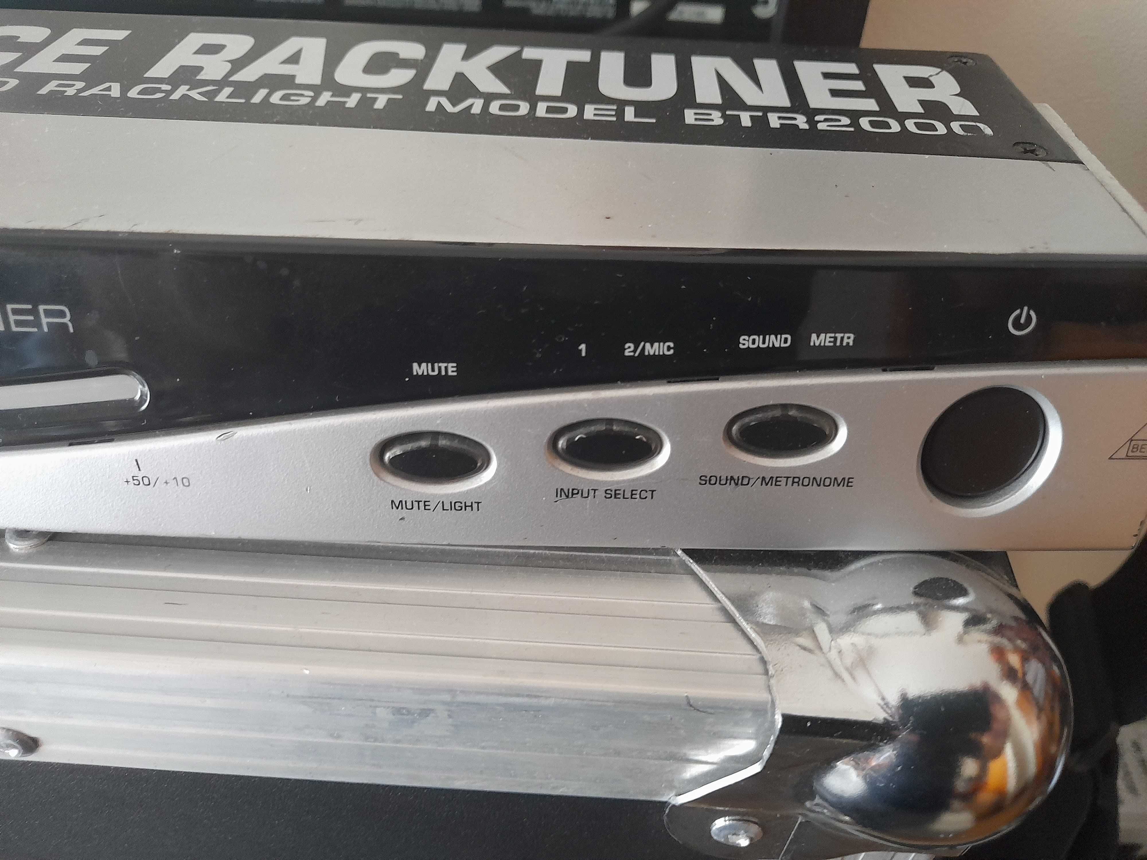 Behringer Rack Tuner