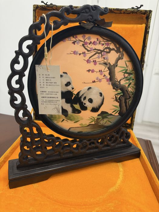 Преміум сувенір із Китаю Традиційна вишивка “Шу” (蜀绣) стенд