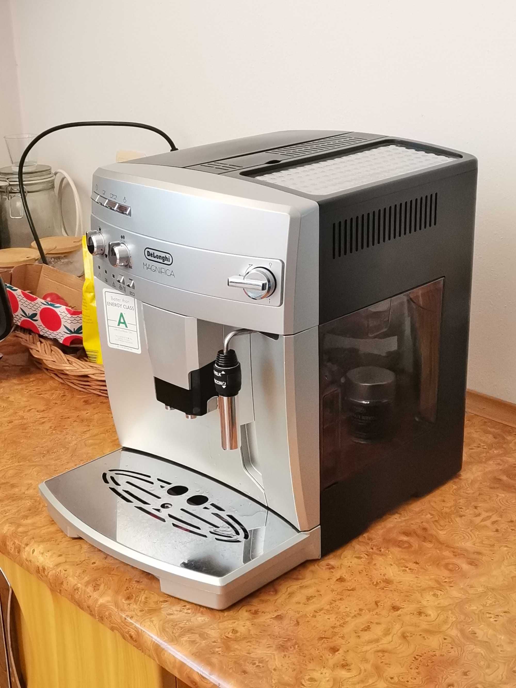 DeLonghi Ekspres Ciśnieniowy do kawy z młynkiem ESAM03.120