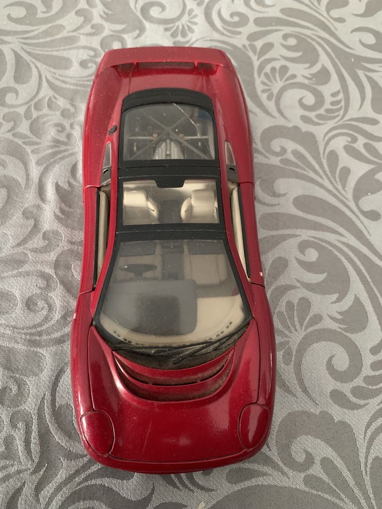 Miniatura Jaguar XJ 220