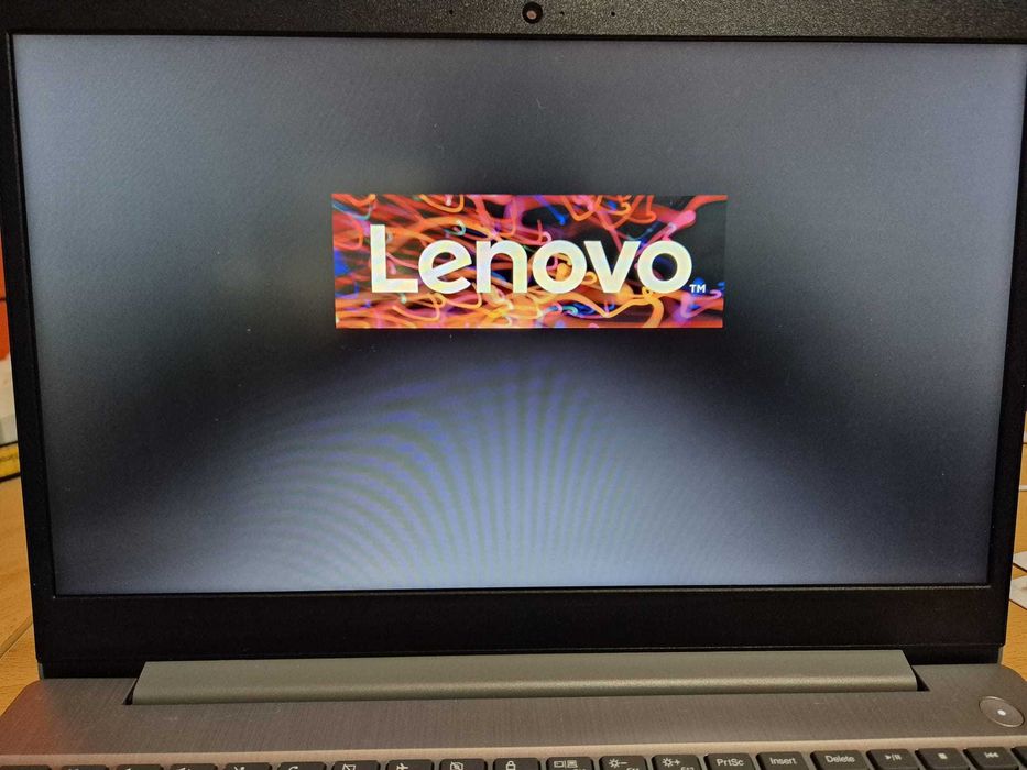 Lenovo IdeaPad 3 | i7 • 12GB RAM • SSD 256GB • GeForce MX330