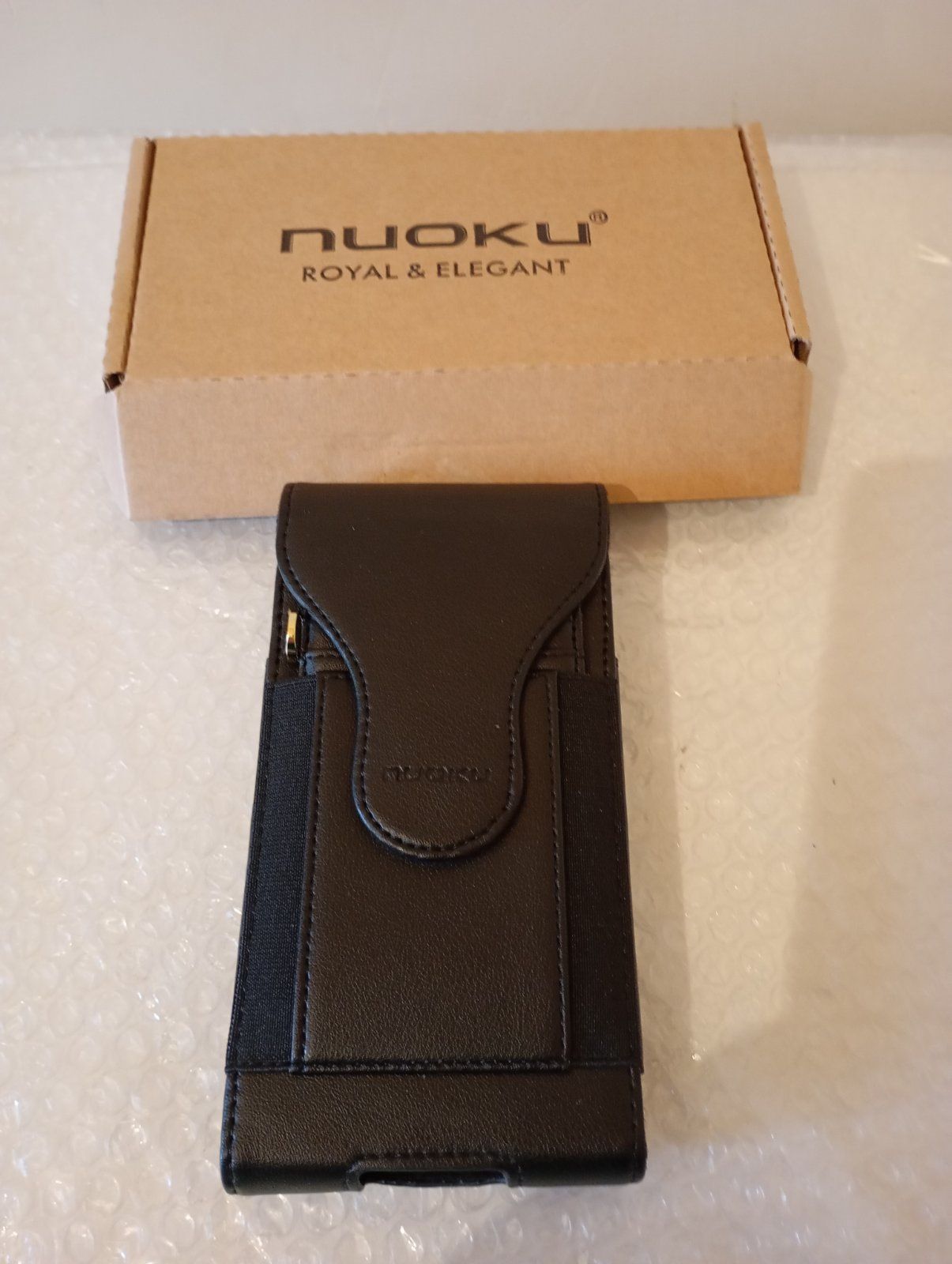 Uniwersalne etui na telefon