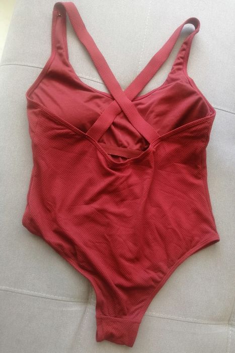 Nowy strój kąpielowy jednoczęściowy. Rozmiar XL (42). Kolor bordo /bur