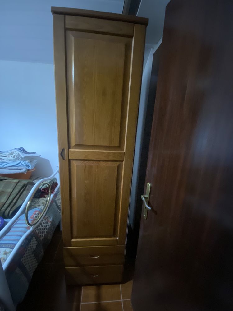 Vendo roupeiro de madeira