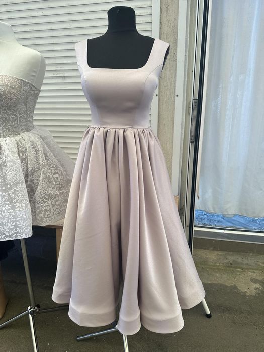 Розпродаж випускних суконь. Ціни від 1500 грн