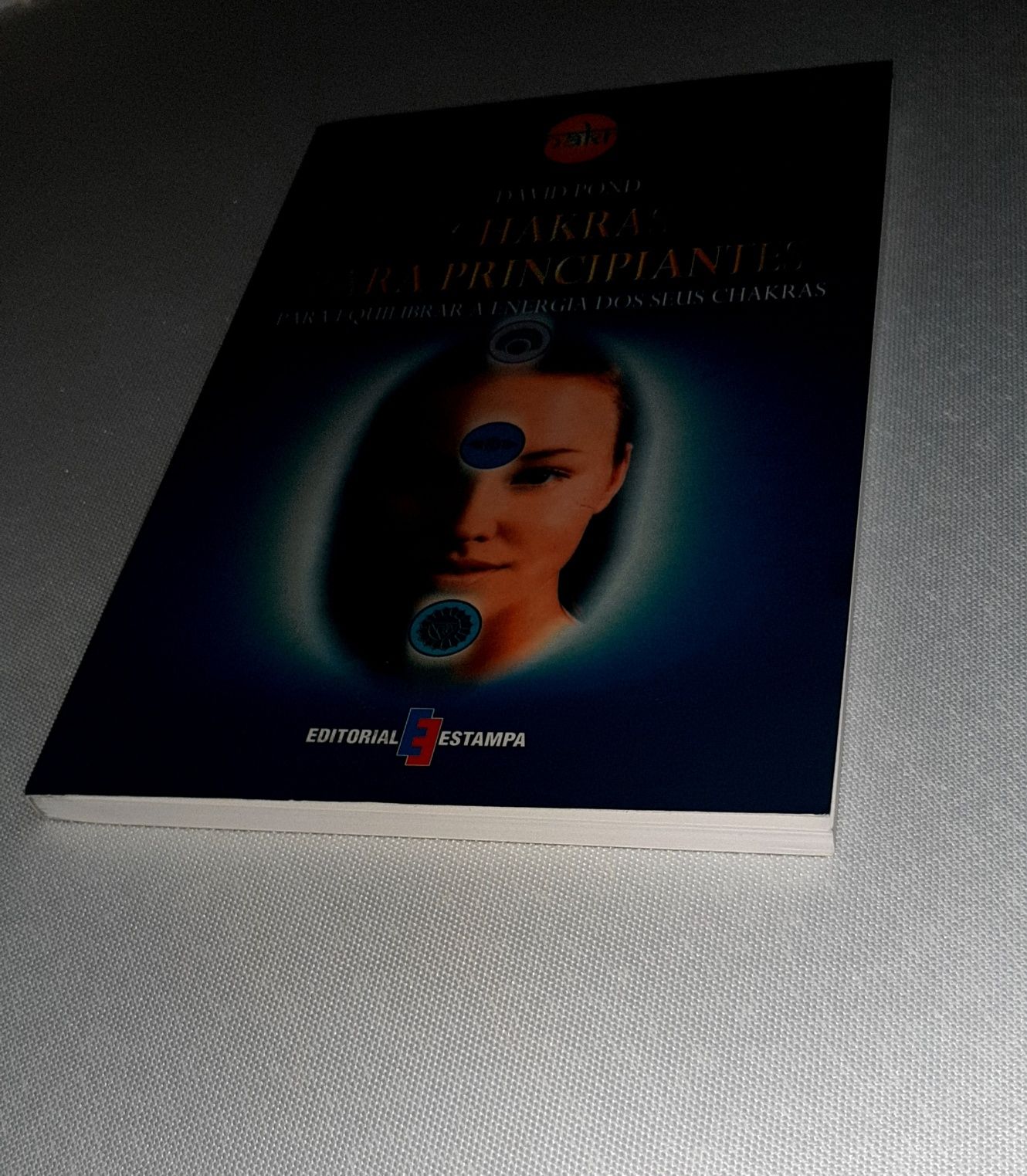 Livro Chakras para Principiantes de David Pond