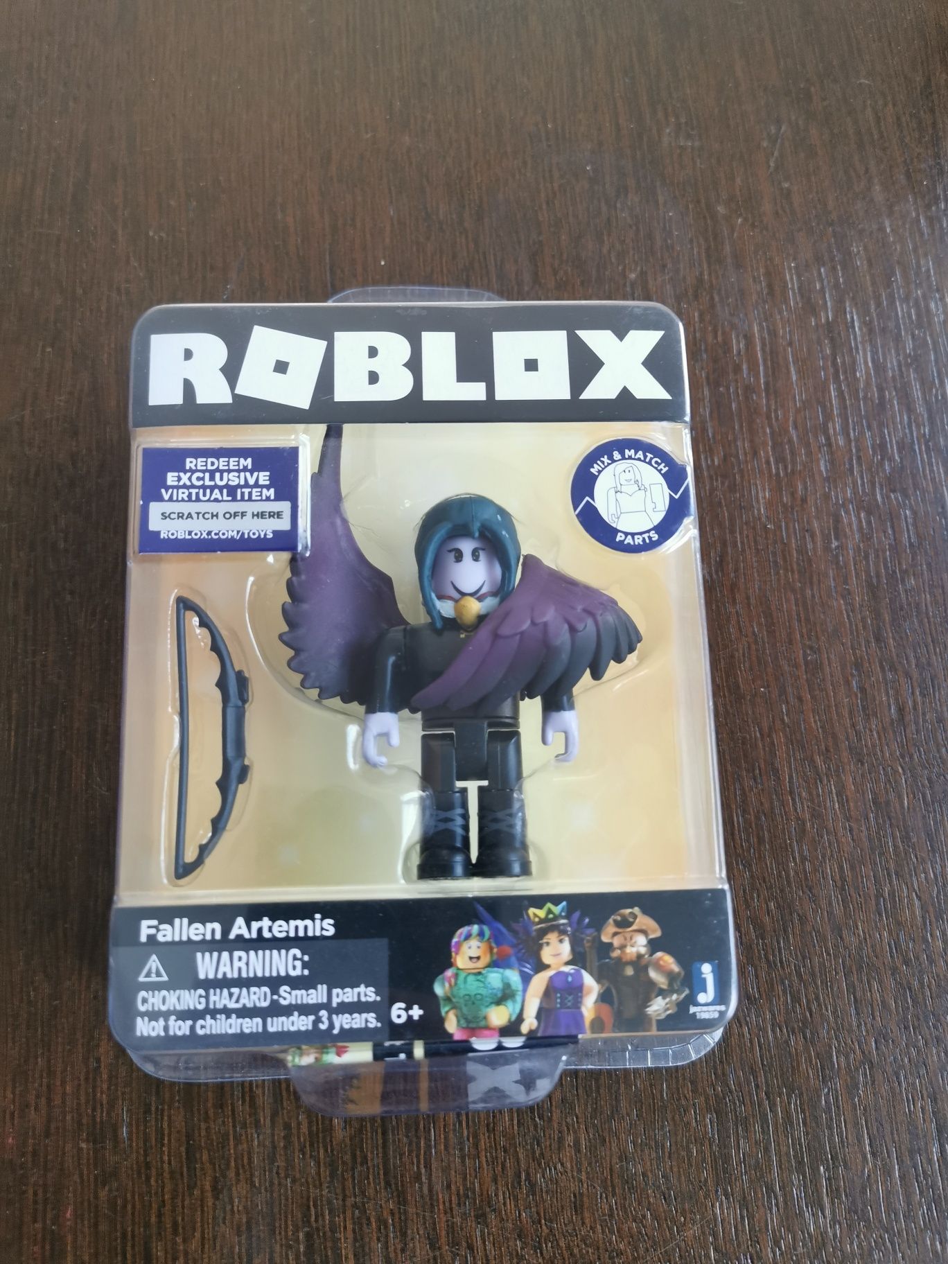 Fallen Artemis Roblox figurka kolekcjonerska + kod