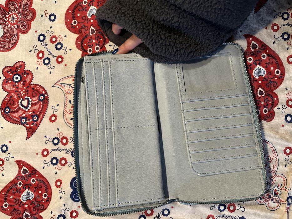 Carteira super espaçosa