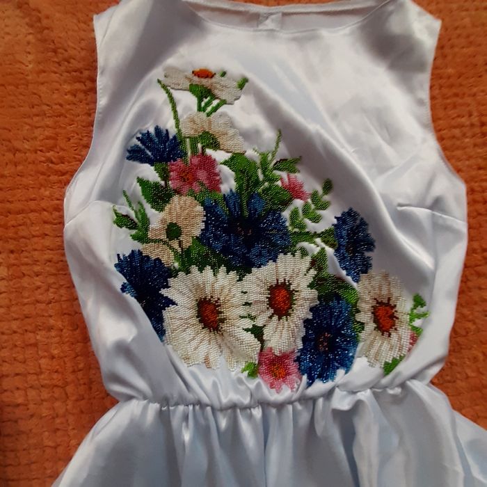 Вишите плаття бісером