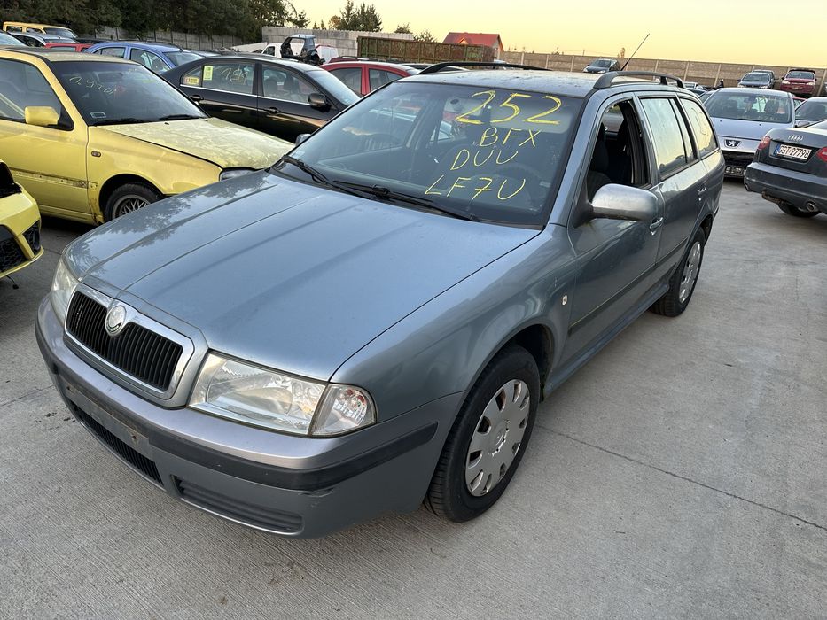 Skoda octavia kombi 1 I silnik 1,6 BFX DUU drzwi pas LF7U na czesci