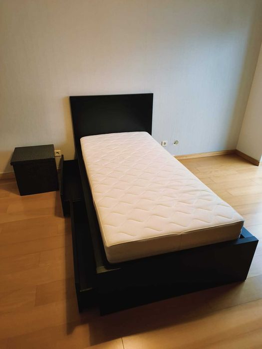 Cama individual com gavetas Ikea - 90x200