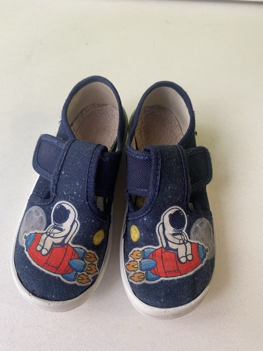 Тапочки та чешки 28 р