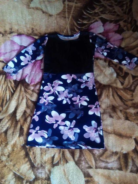 Сукня в квітковий принт, зі шкіряною вставкою