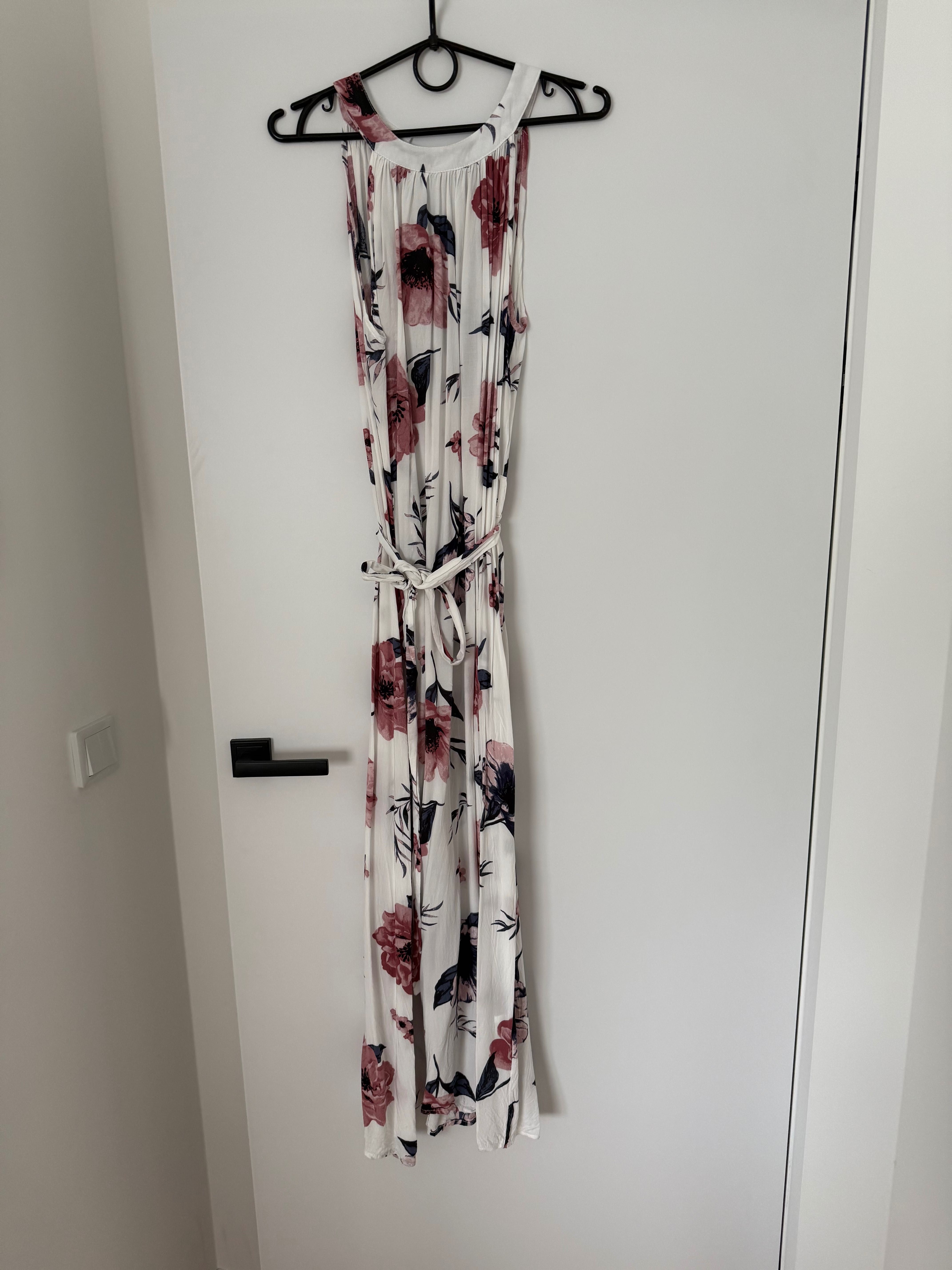 Sukienka maxi w kwiaty