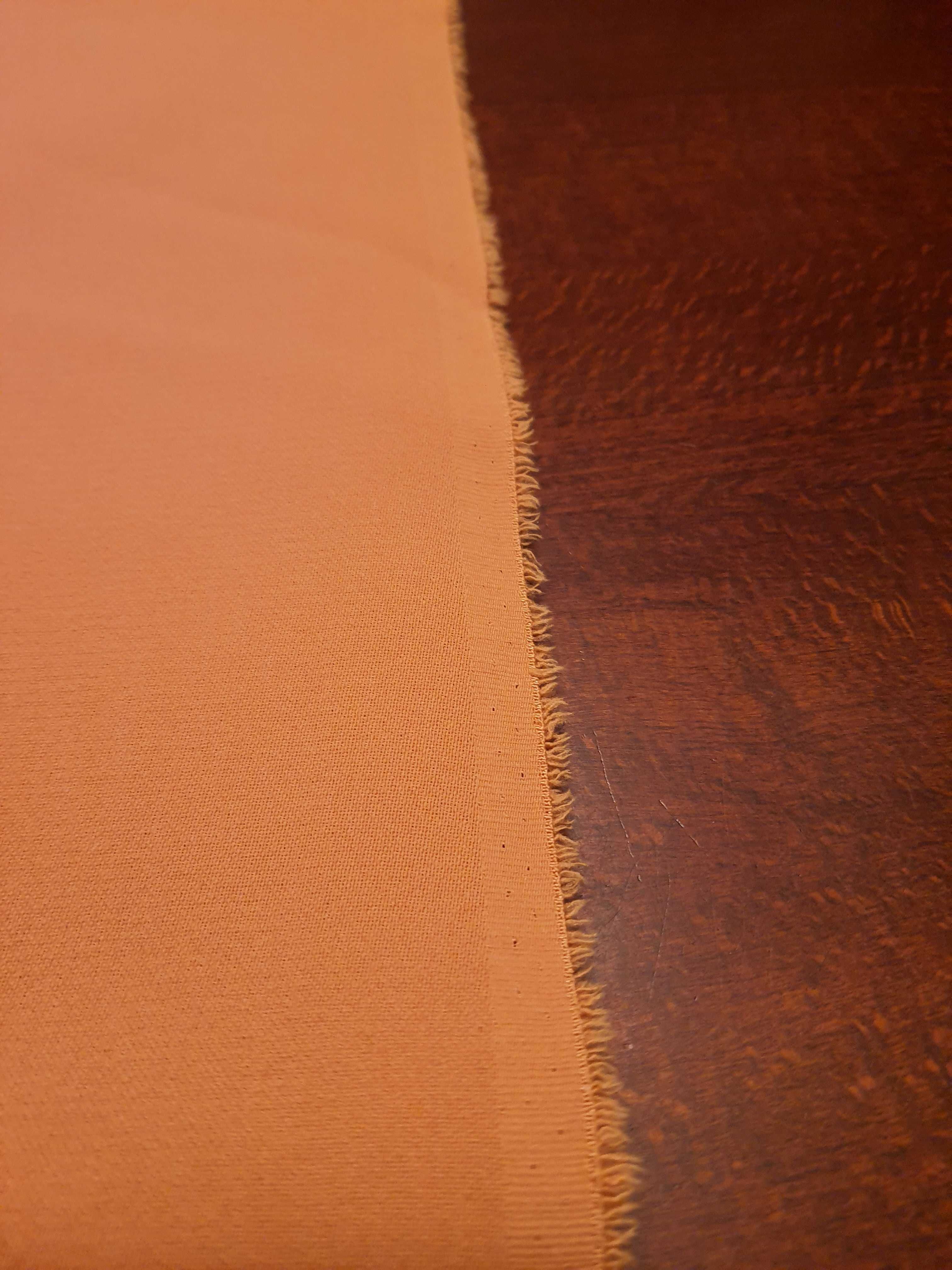 Kupon tkaniny w kolorze jasno pomarańczowym- lejącyn