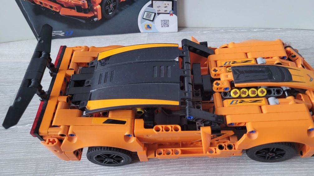 Klocki lego Technic 42093 Chewrolet Corvette  Corvett
