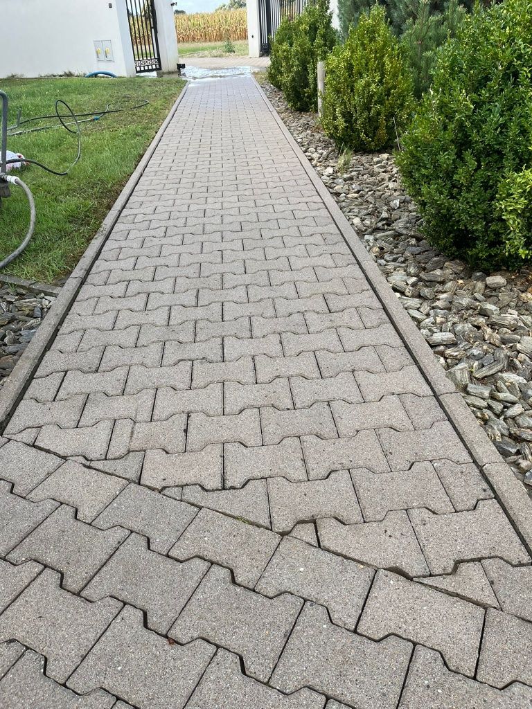Mycie kostki brukowej od 8 pln za metr