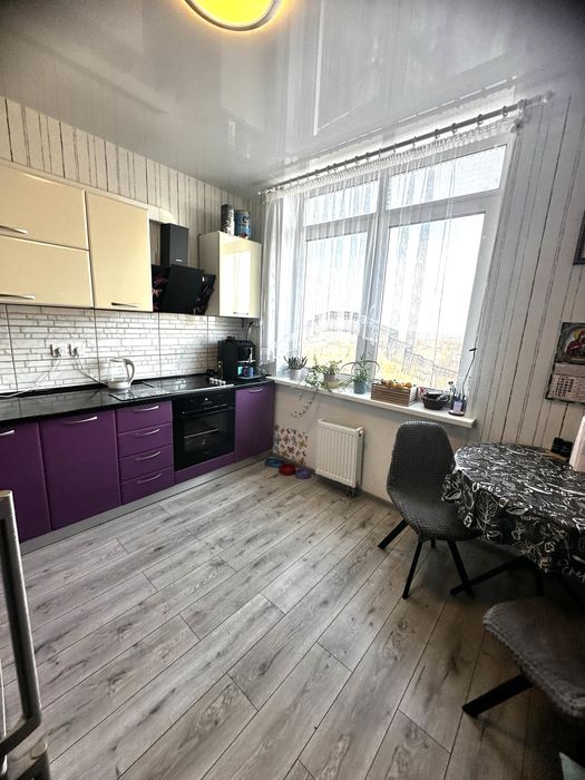 Продам 2 х кімнатну квартиру вул. Привокзальна