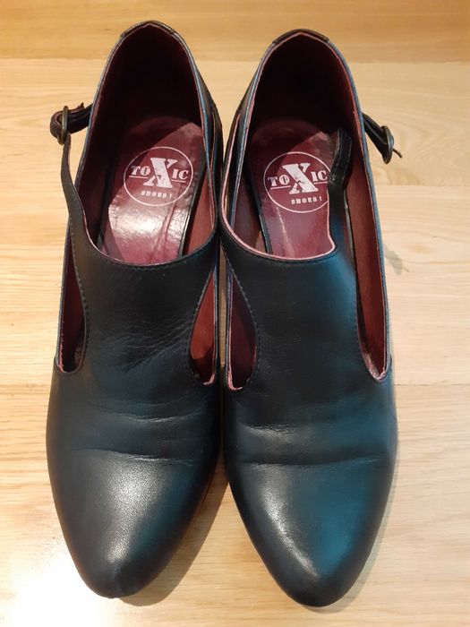 Sapatos pretos em pele - 36