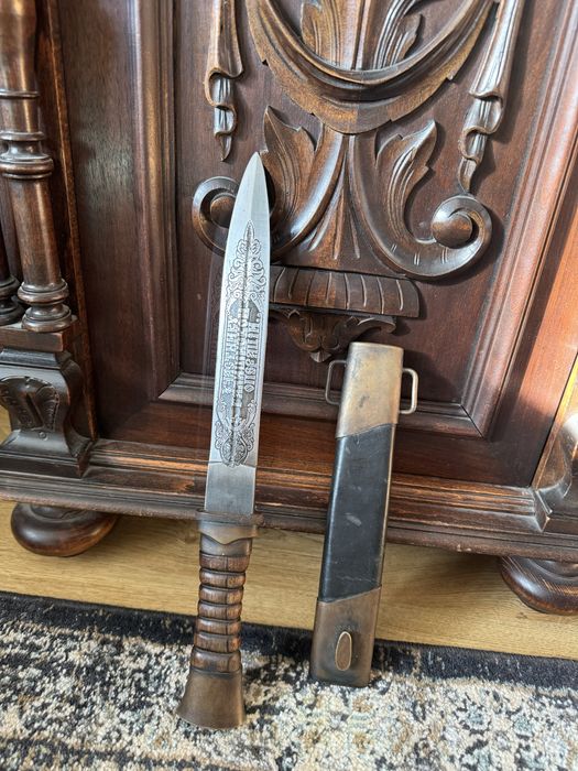 Nagrodowy nóż okopowy