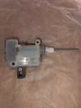 Zamek elektryczny do zbiornika Mercedes B 180 / W 245