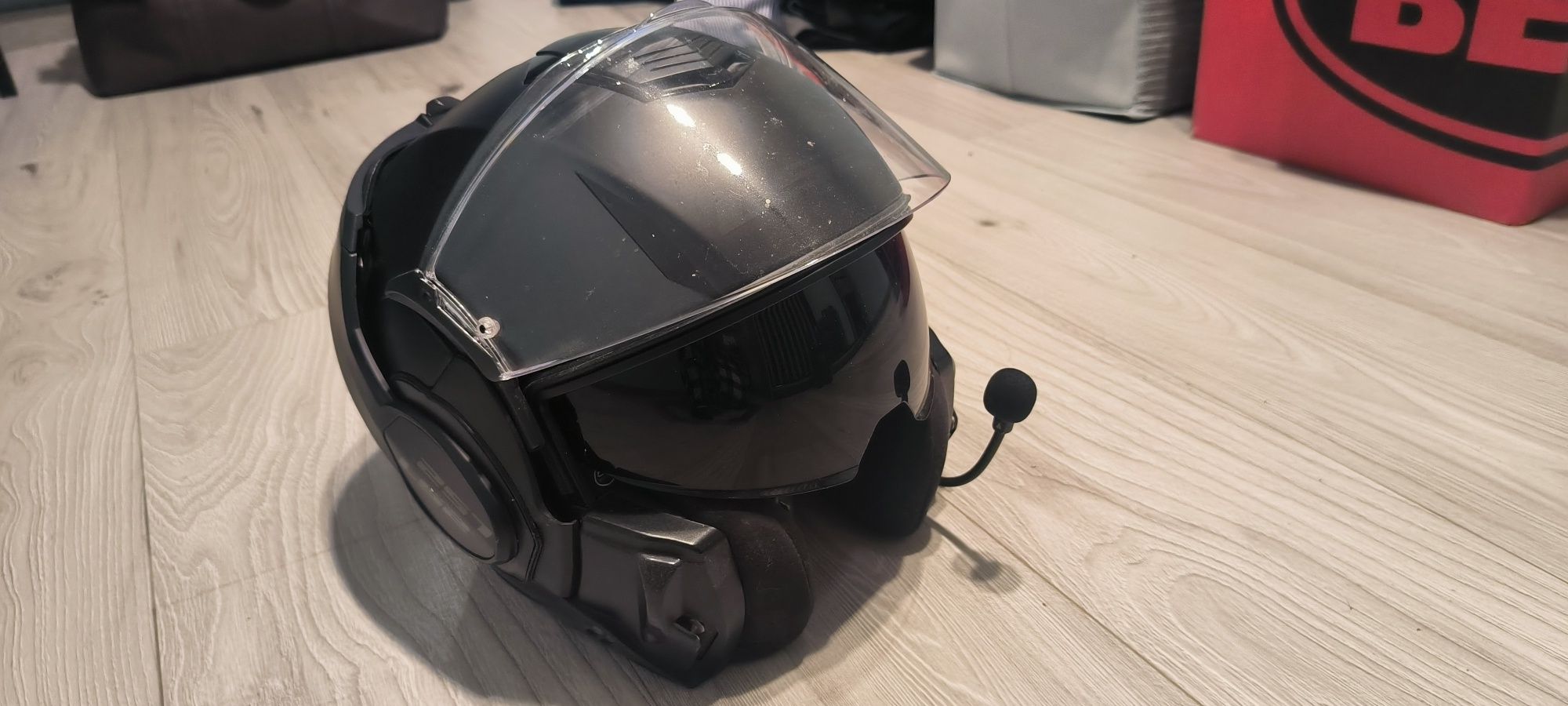 Kask motocyklowy LS2 Valiant