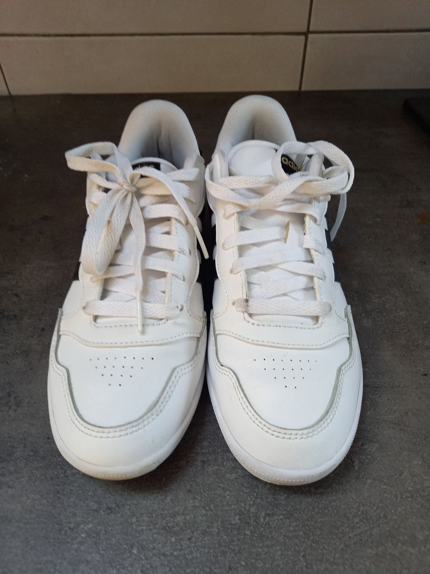 Białe sneakersy Adidas rozmiar 39