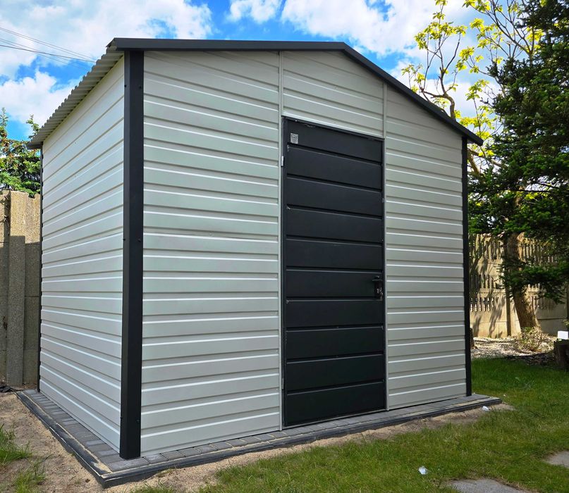 Drewnopodobny Domek z Dużym OKNEM!