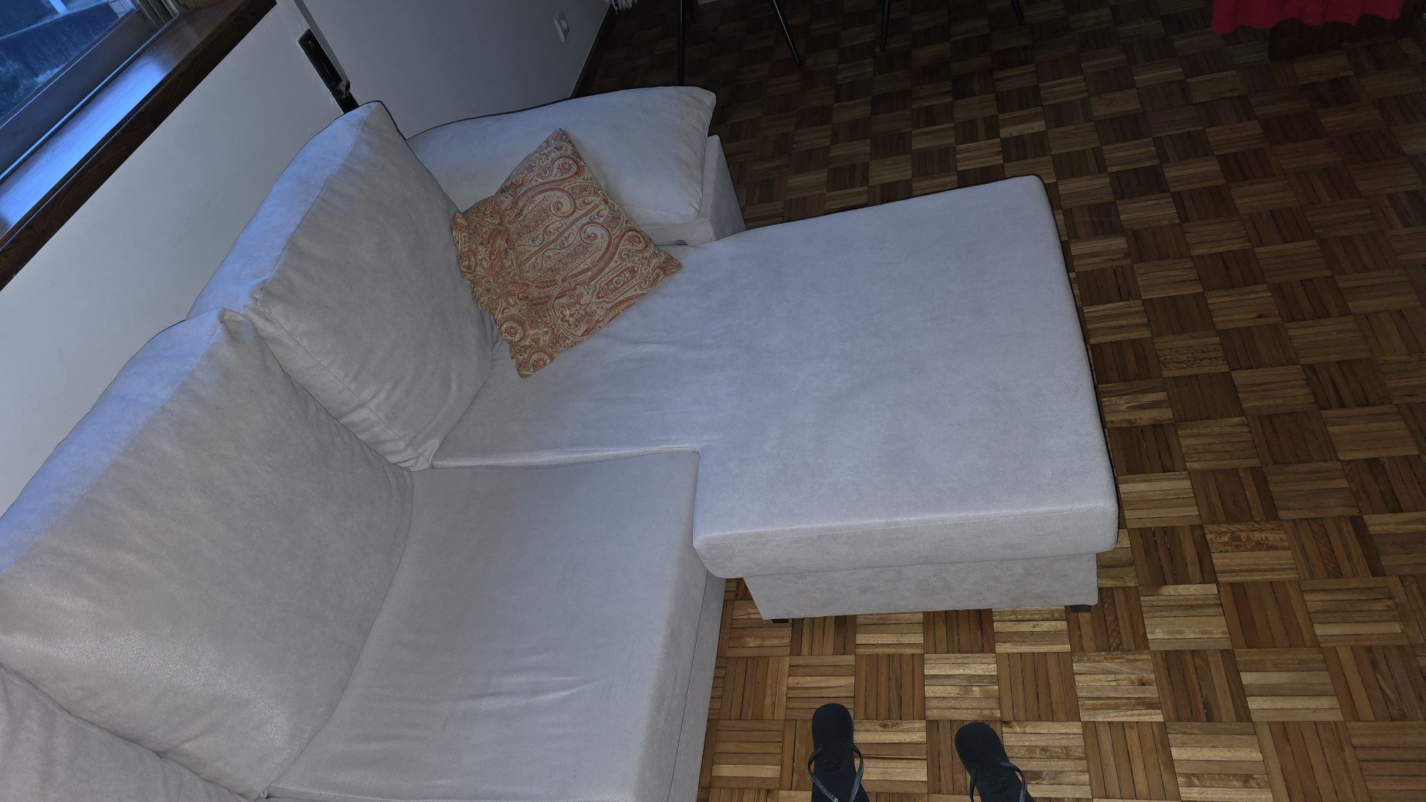 Sofa com 6 meses