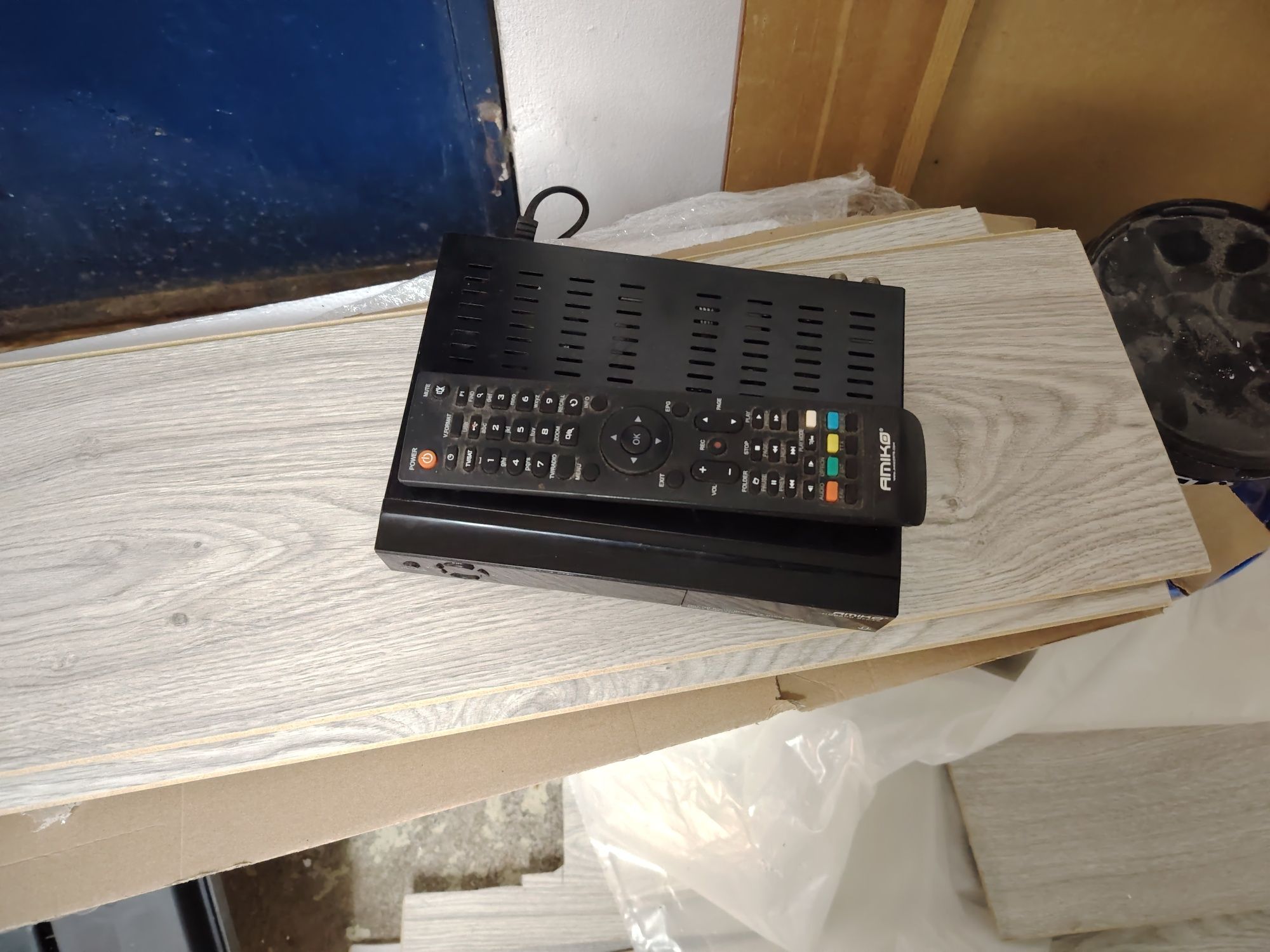 2 Box Satélite Amiko 8140 e 8200 conax