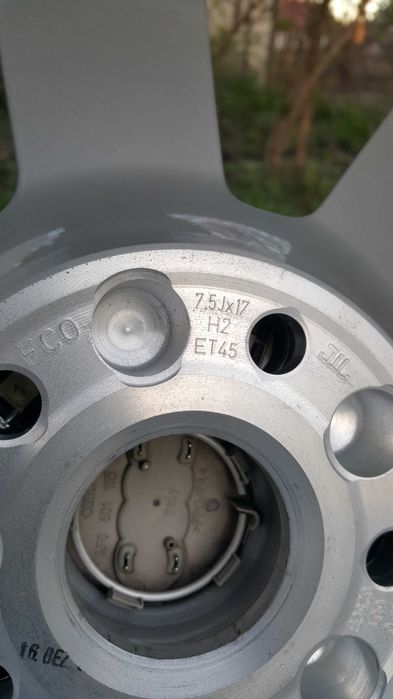 Новий комплект оригінальних дисків R17 Ауді А4,А6С6,С4,С5,VW