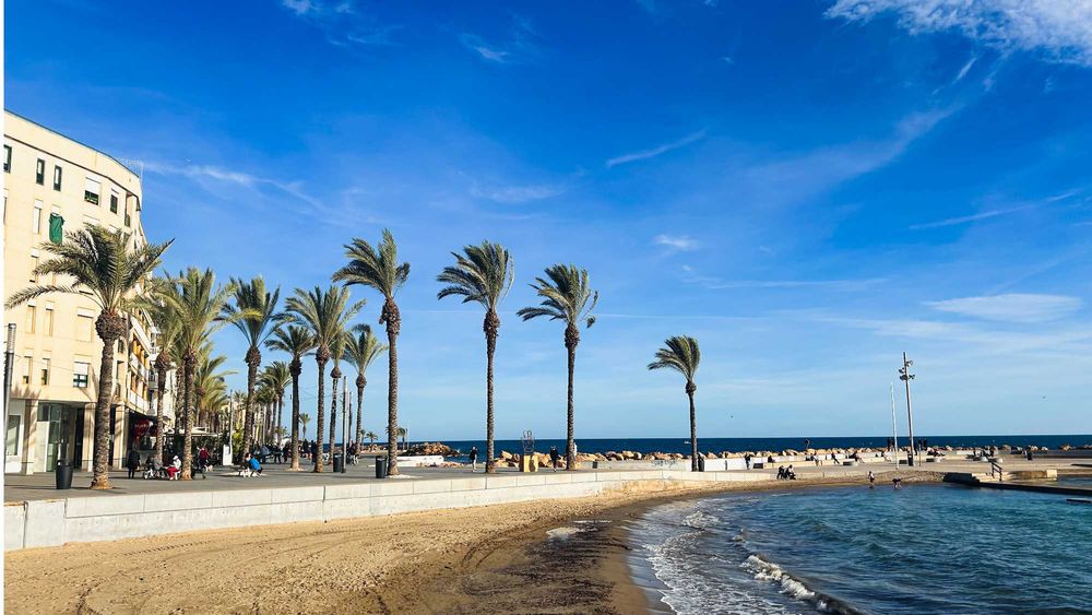 Apartament w Hiszpanii z widokiem na morze 250m. od plaży