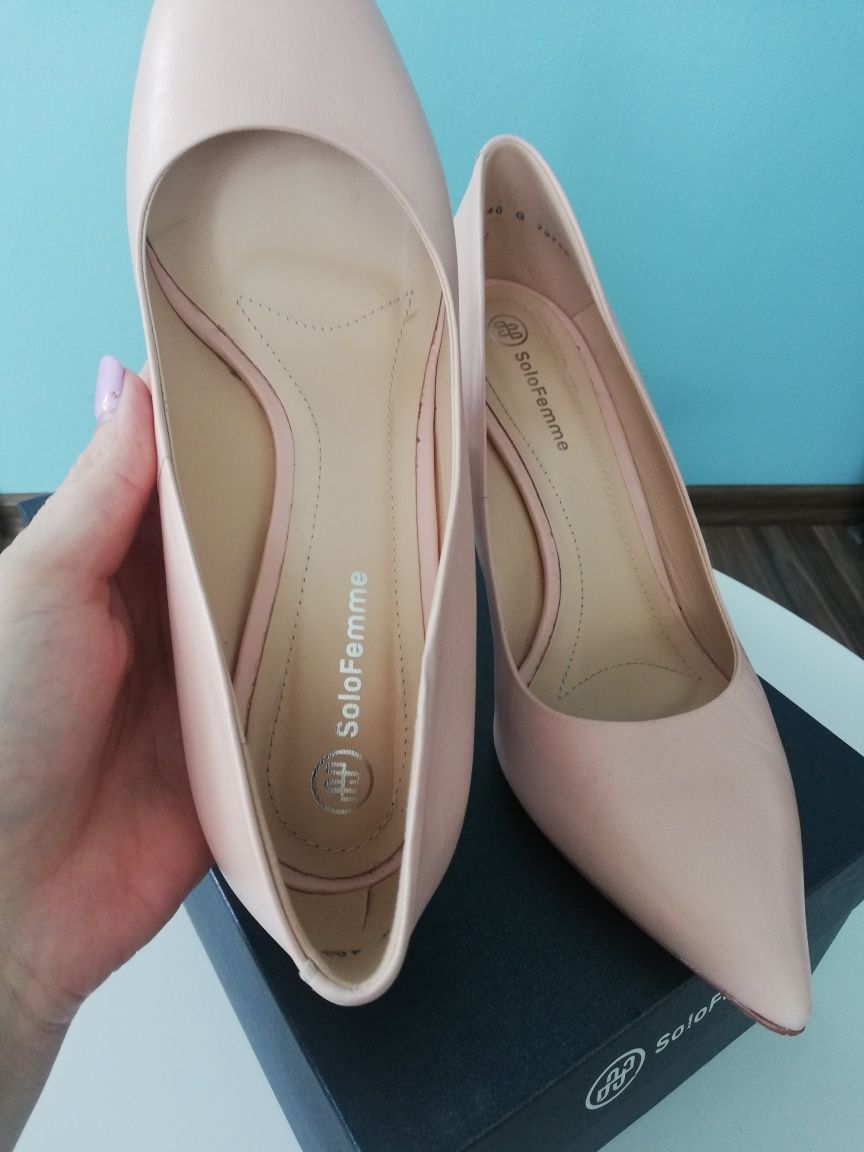 NOWE Szpilki skórzane Solo Femme r 40