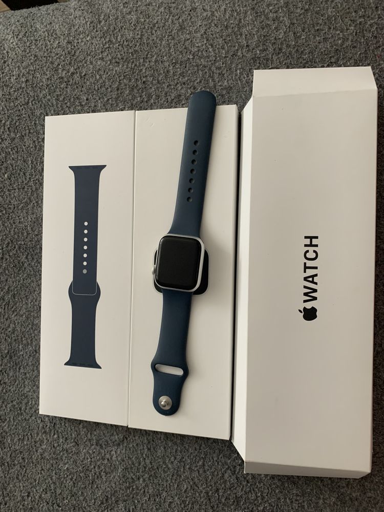 apple watch se 40 мм