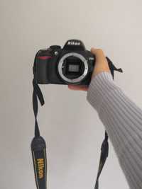 Máquina Nikon D3100