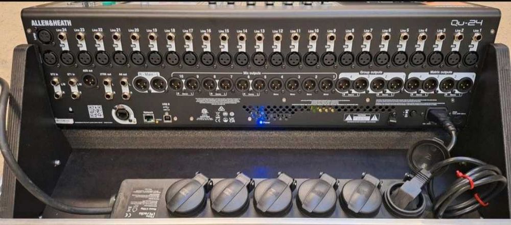 Allen Heath QU 24 з кейсом