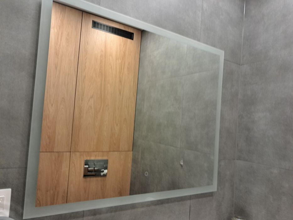 Lustro z podświetleniem LED 80×100