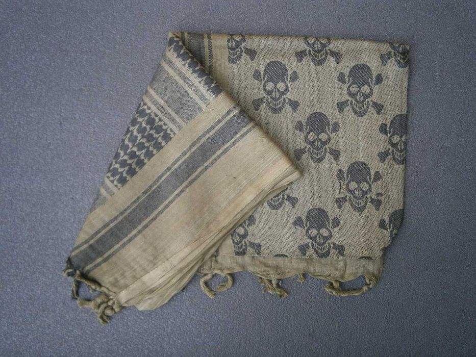 Арафатка шемаг з черепами 105х105 см M-Tac