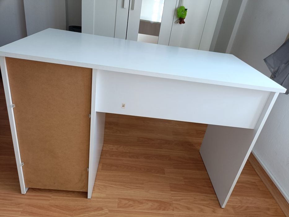 Secretária Branca Carlos 3