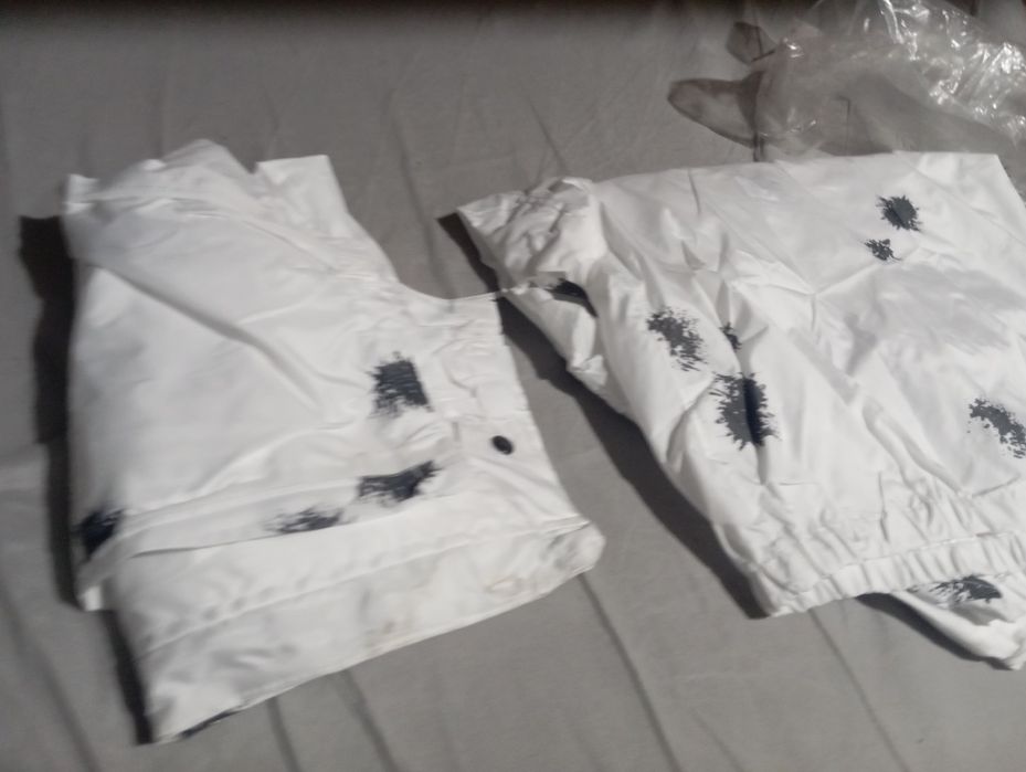 Маскувальний зимній костюм