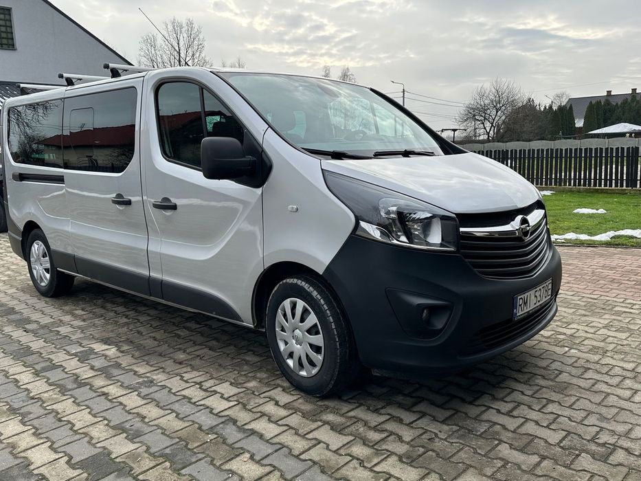 Opel Vivaro Renault Trafic/ 9 os./Tourer/Bi Turbo